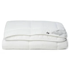 Allergivenlig fiberdyne - Helårsdyne - 140x200 cm - Let fugttransporterende dyne - Nordstrand Home dyne