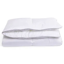 Baby helårsdyne - Bambusdyne - Ekstra blød bambus og dunfiber - Allergivenlig - 70x100 cm - Nordstrand Home