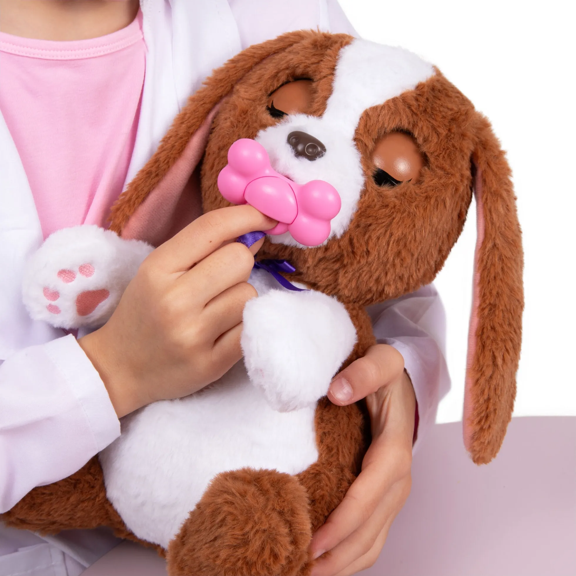 Baby Paws Vet Check Up interaktiv hvalp med dyrlægetilbehør - 30 cm