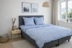 Bambus sengetøj 140x200 cm - 100% bambus - Blå jacquardvævet striber