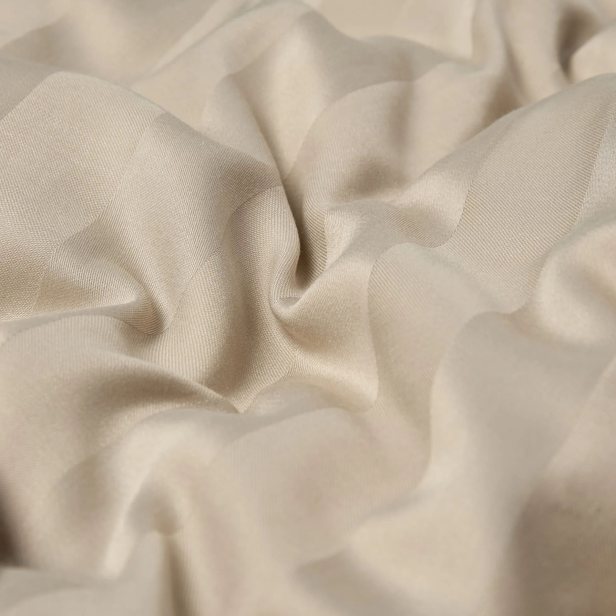 Bambus sengetøj 140x220 cm - 100% bambus - Sandfarvet jacquardvævet striber