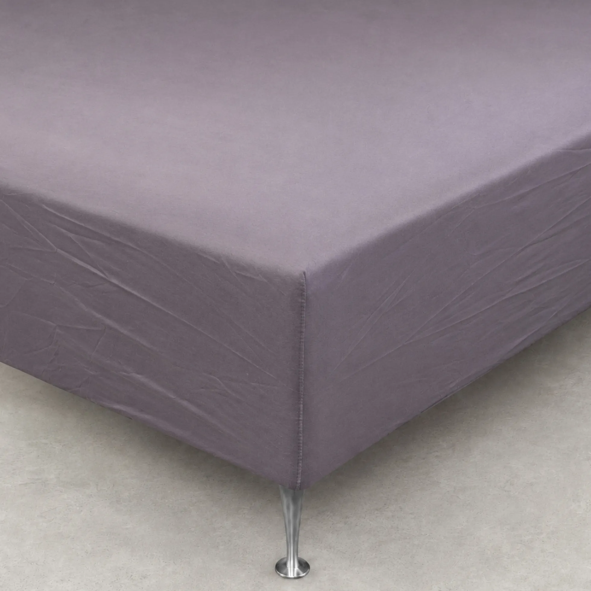 Blødt lagen 80x200 cm - Faconlagen i 100% bomuldssatin - Lysegråt boxlagen til madras - By Night satin lagen