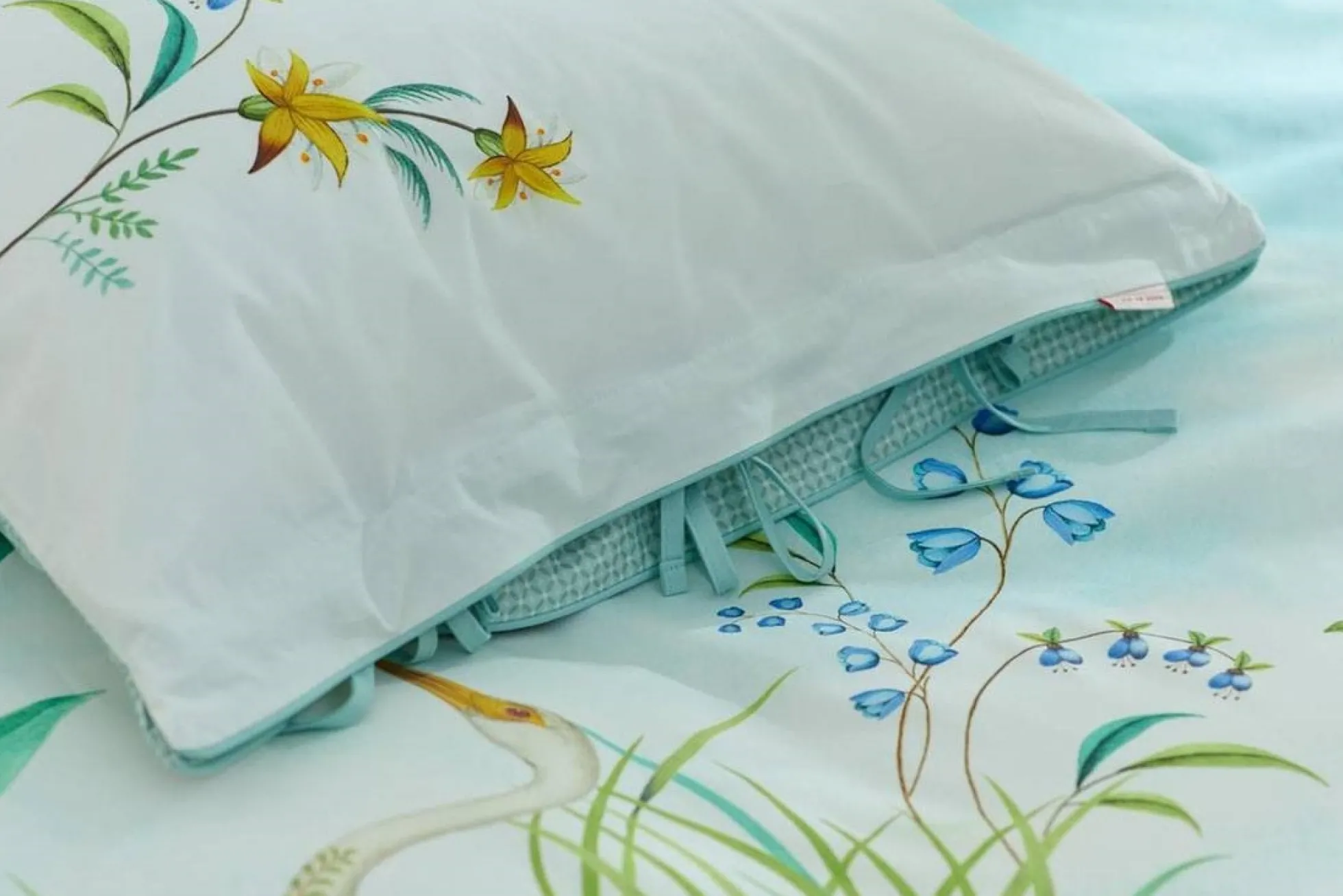 Blomstret sengetøj - 140x200 cm - Jolie white - Sengesæt med 2 i 1 design - 100% bomuld - Pip Studio sengetøj