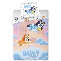 Bluey sengetøj - 100% bomuld - Børnesengetøj 140x200 cm - Bluey og Bingo i skyerne