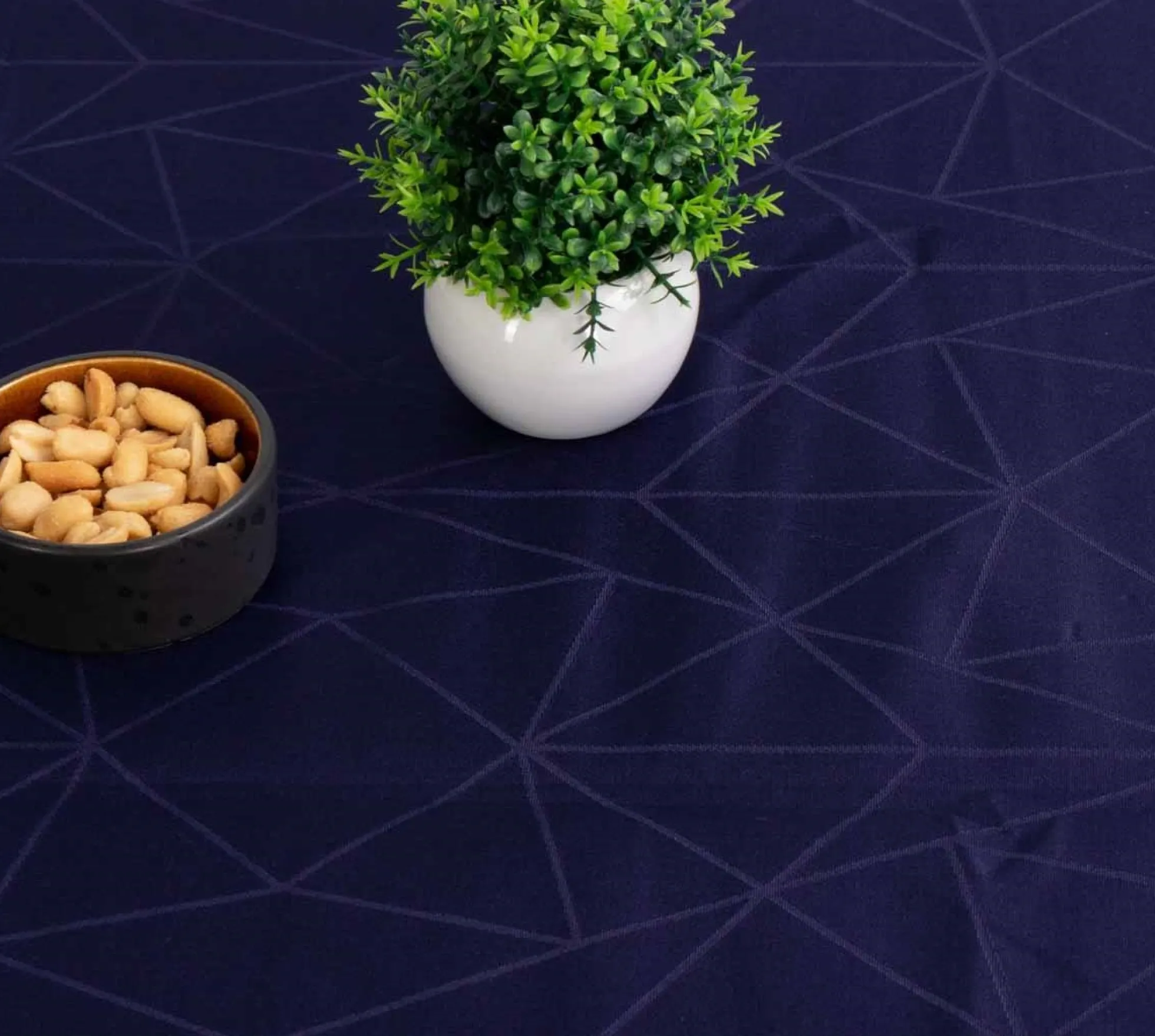 Borddug - 140x220 cm - Damask dug - Mørkeblå tekstildug - Jacquardvævet dug med geometrisk mønster - Eksklusiv festdug