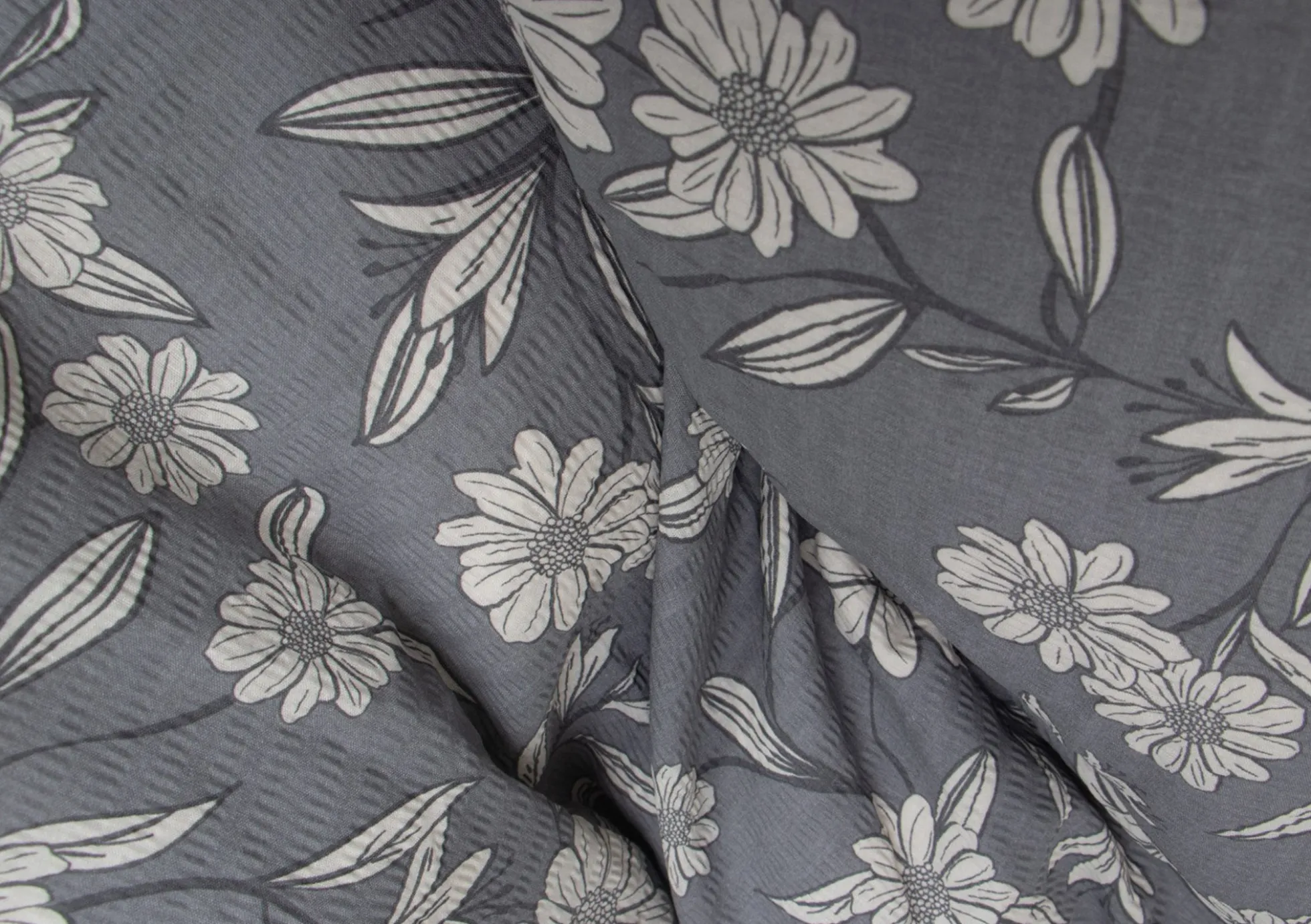 Dobbelt sengetøj 240x220 cm - Bæk og Bølge - 100% Bomulds krep - Gråt blomster print