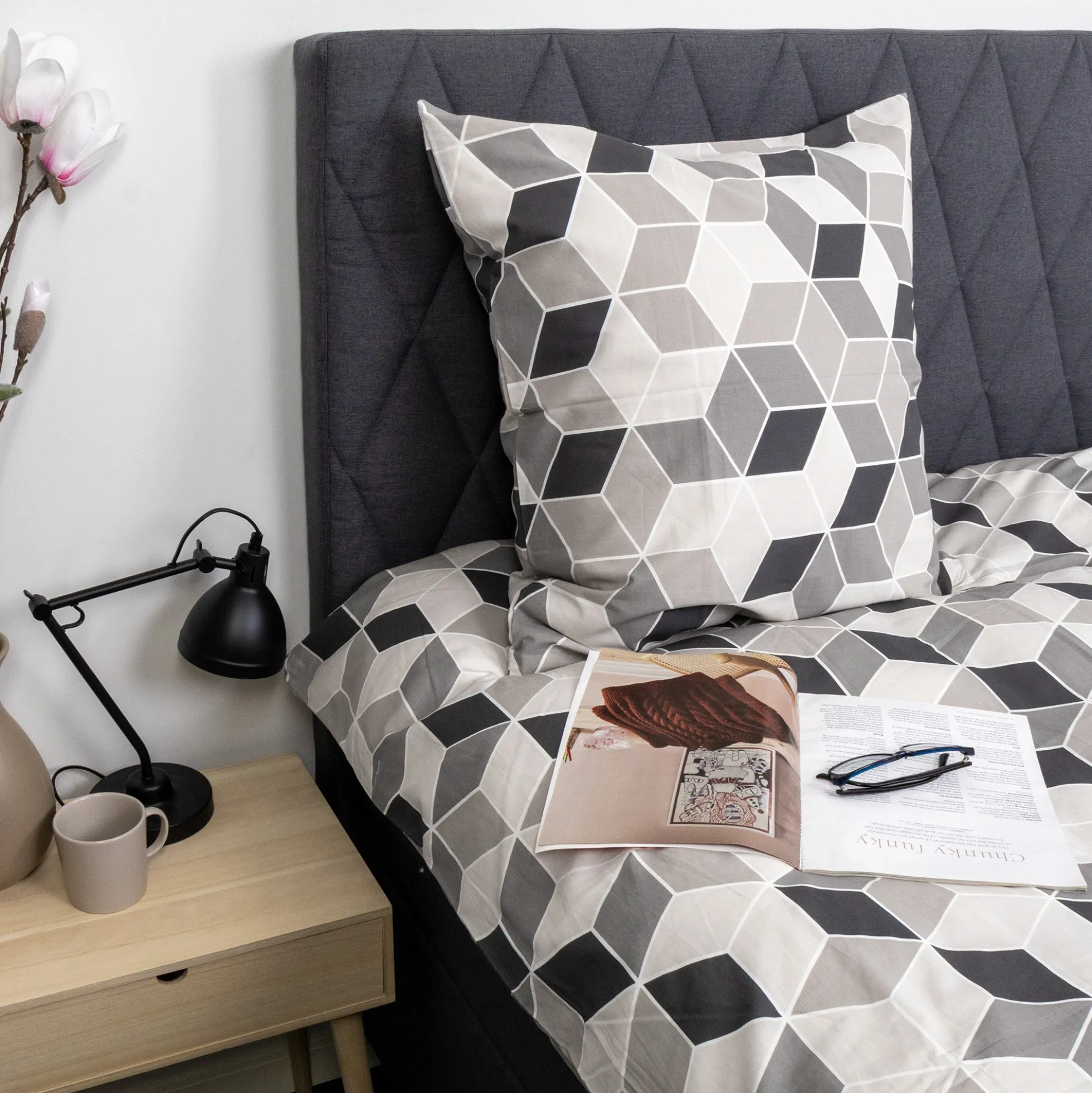 Dobbelt sengetøj 200x220 cm - 100% bomuld - Gråt med grafisk design