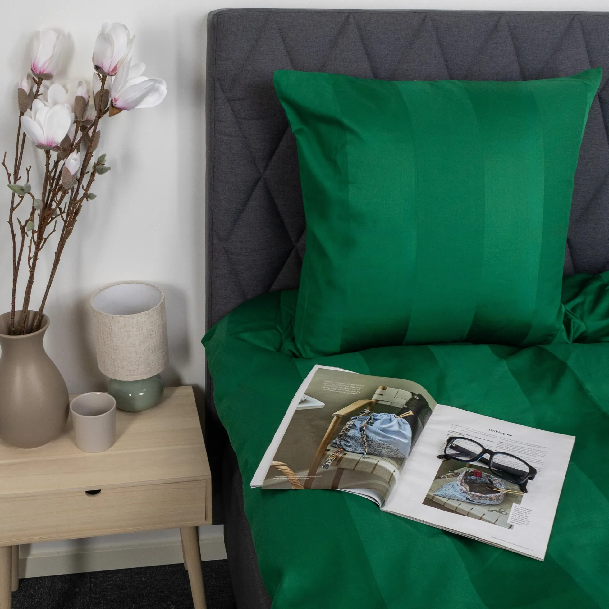 Dobbelt sengetøj 200x220 cm - 100% bomuldssatin - Lone - Grønne jacquardvævet striber