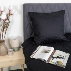 Dobbelt sengetøj 240x220 cm - 100% bomuldssatin - Sort jacquardvævet - Ensfarvet