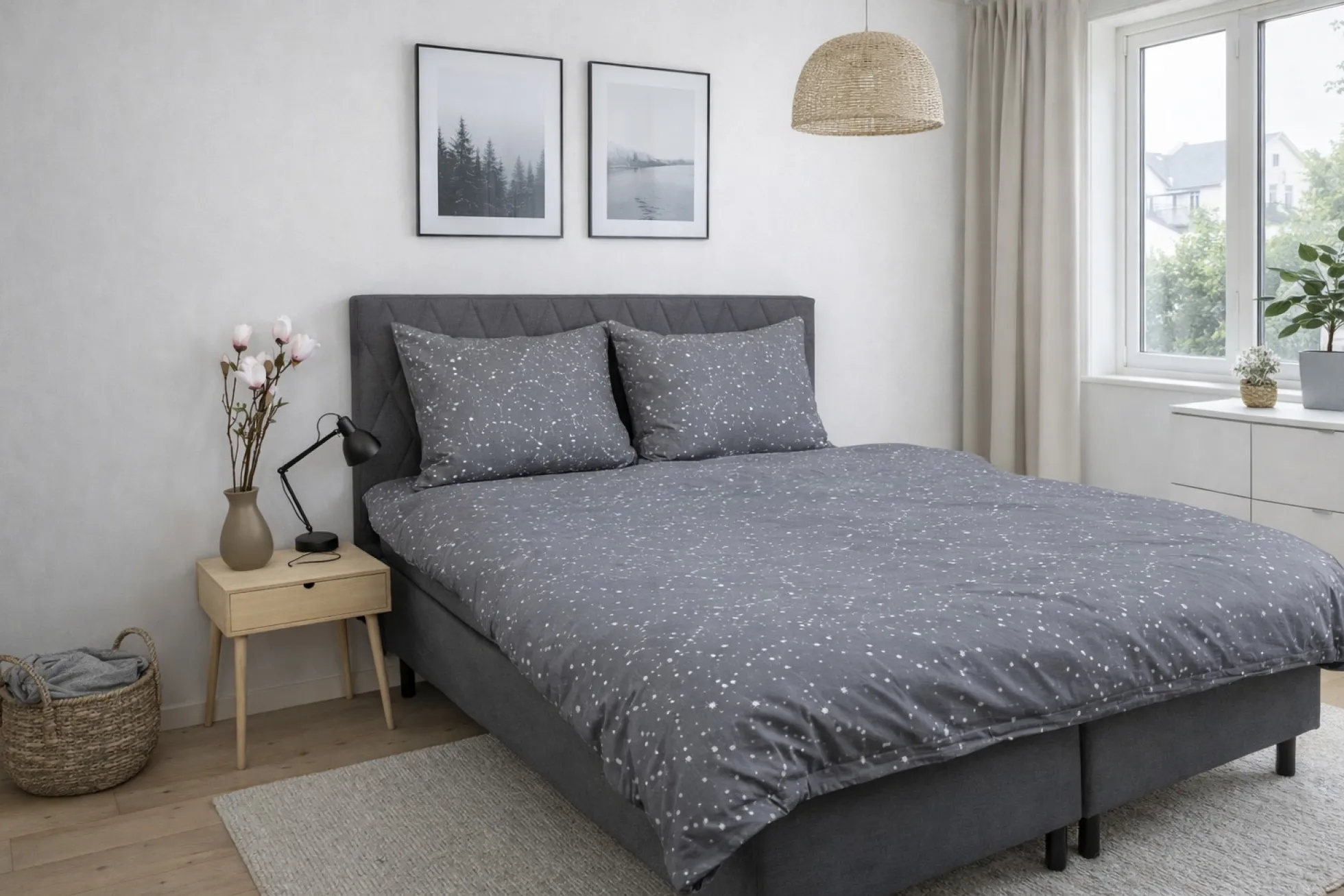 Dobbelt sengetøj 200x220 cm - 100% Bomuld - Zodiac grey - Vendbart med stjerner