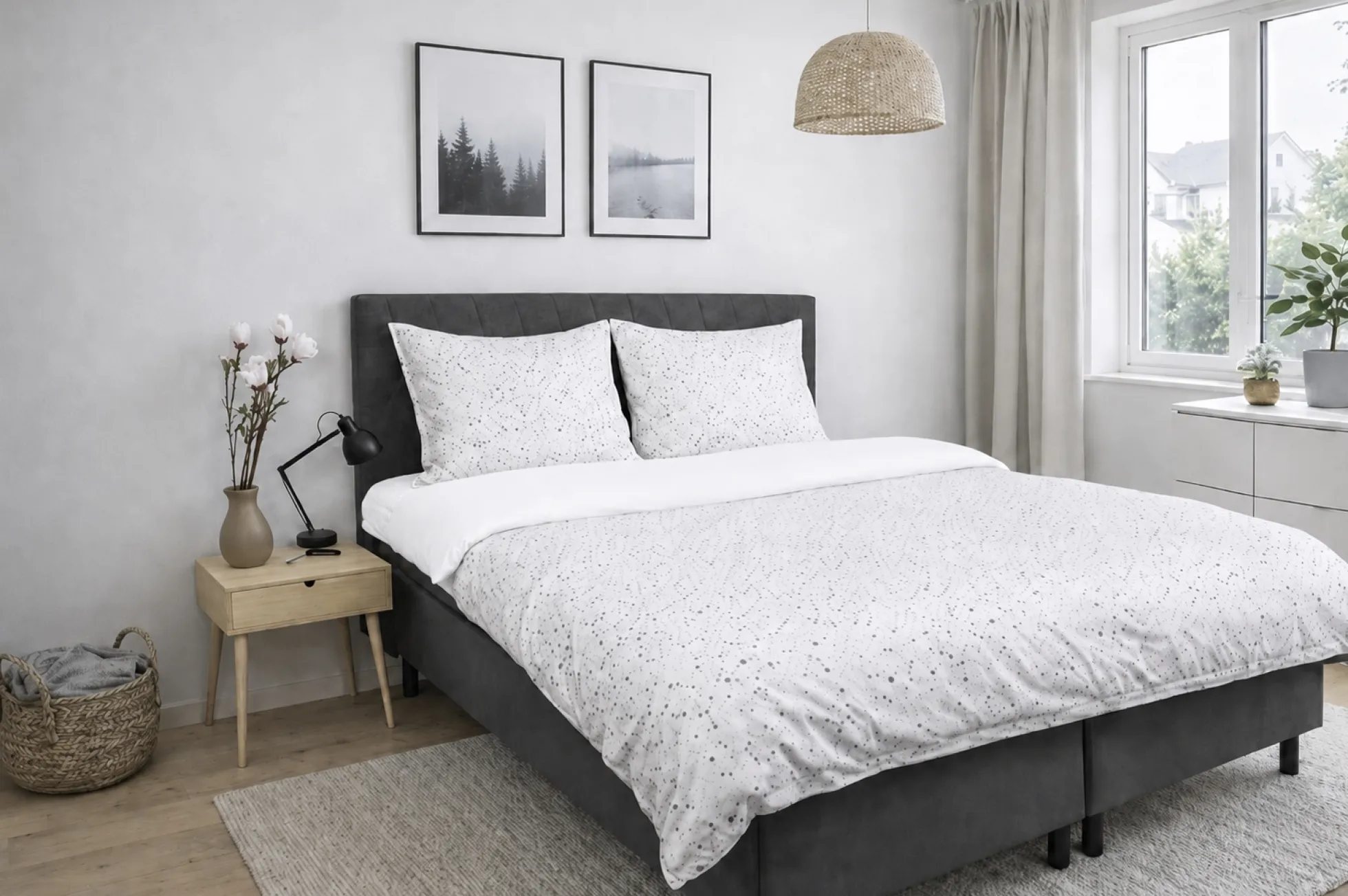 Dobbelt sengetøj 240x220 cm - 100% Bomuld - Zodiac white - Vendbart med stjerner
