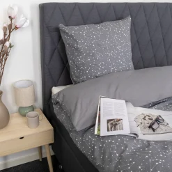 Dobbelt sengetøj 200x200 cm - 100% Bomuld - Zodiac grey - Vendbart med stjerner
