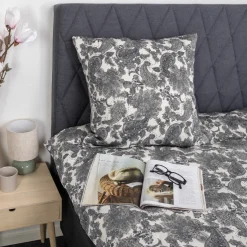 Dobbelt sengetøj 200x220 cm - Satin - Sandfarvet blomstret design