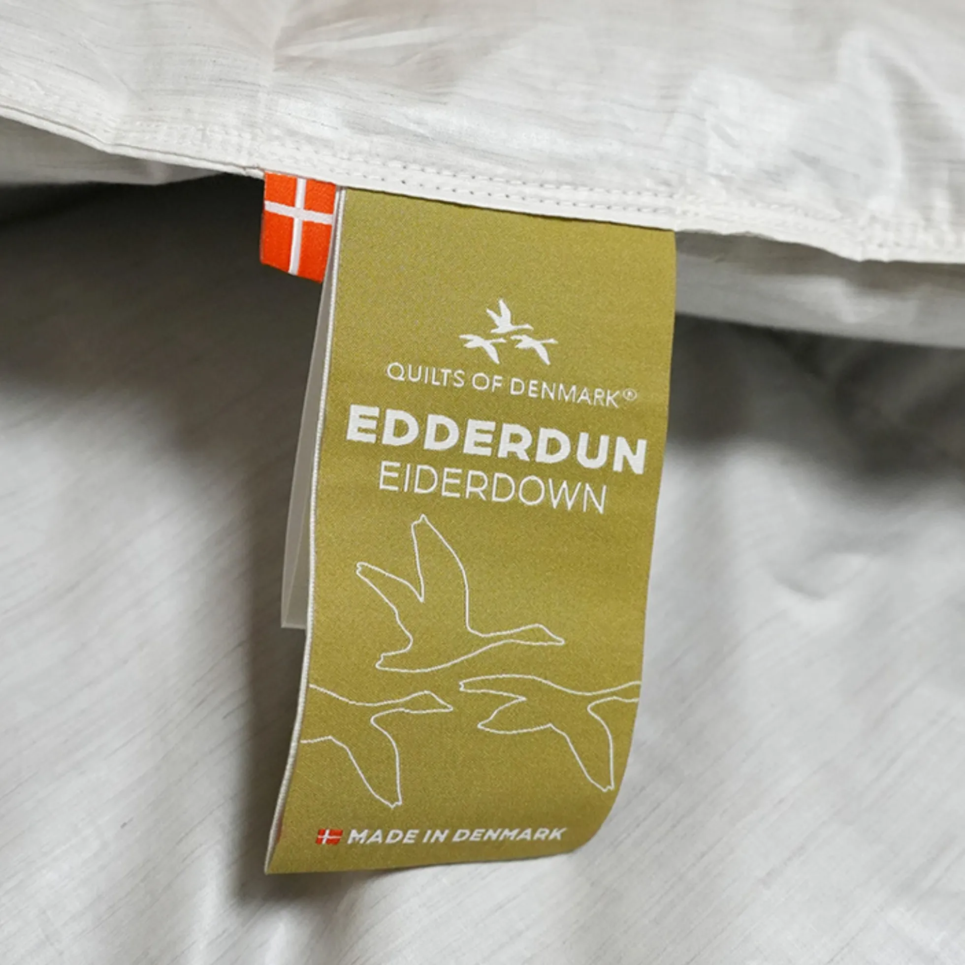 Edderdunsdyne - Helårsdyne med 100% edderdun og kashmir vår - 140x200 cm - Eksklusiv Dansk produceret dyne