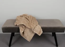 Fleece tæppe - vaffelstruktur - 150x200 cm - Blødt sandfarvet sofatæppe - Nordstrand Home