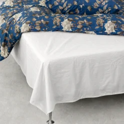 Glat lagen 240x260 cm - 100% bomuldssatin - Ekstra blødt fladlagen - Hvidt satin lagen - By Night fladt lagen