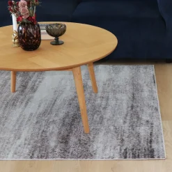 Gulvtæppe 140x200 cm - Løs tæppe med skridsikker bagside - Gråt tæppe med stonewashed effekt - Blødt tæppe fra Nordstrand Home Tine