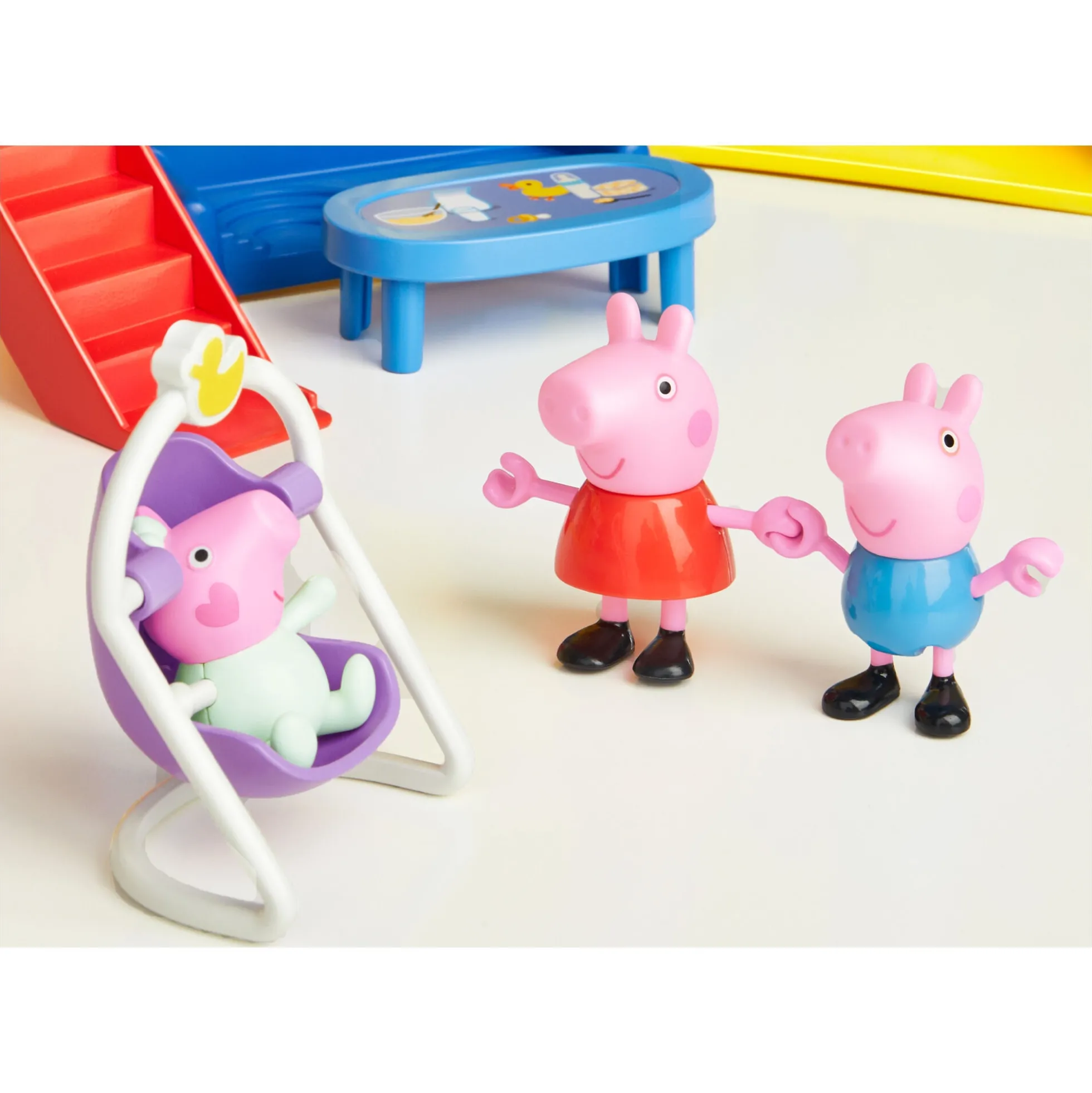Gurli Gris stort familiehus med 3 figurer og tilbehør - 7,5 cm figurer