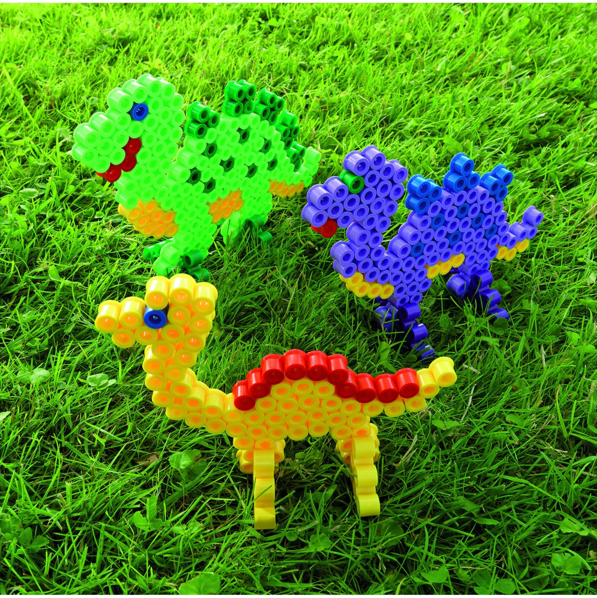 Hama Maxi perlesæt i bøtte - 600 perler og 1 stiftplade - Dinosaur