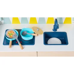 Hape Switch & Store legekøkken med opbevaring, lys, og lyd - 20 dele - 78x86,6x39 cm