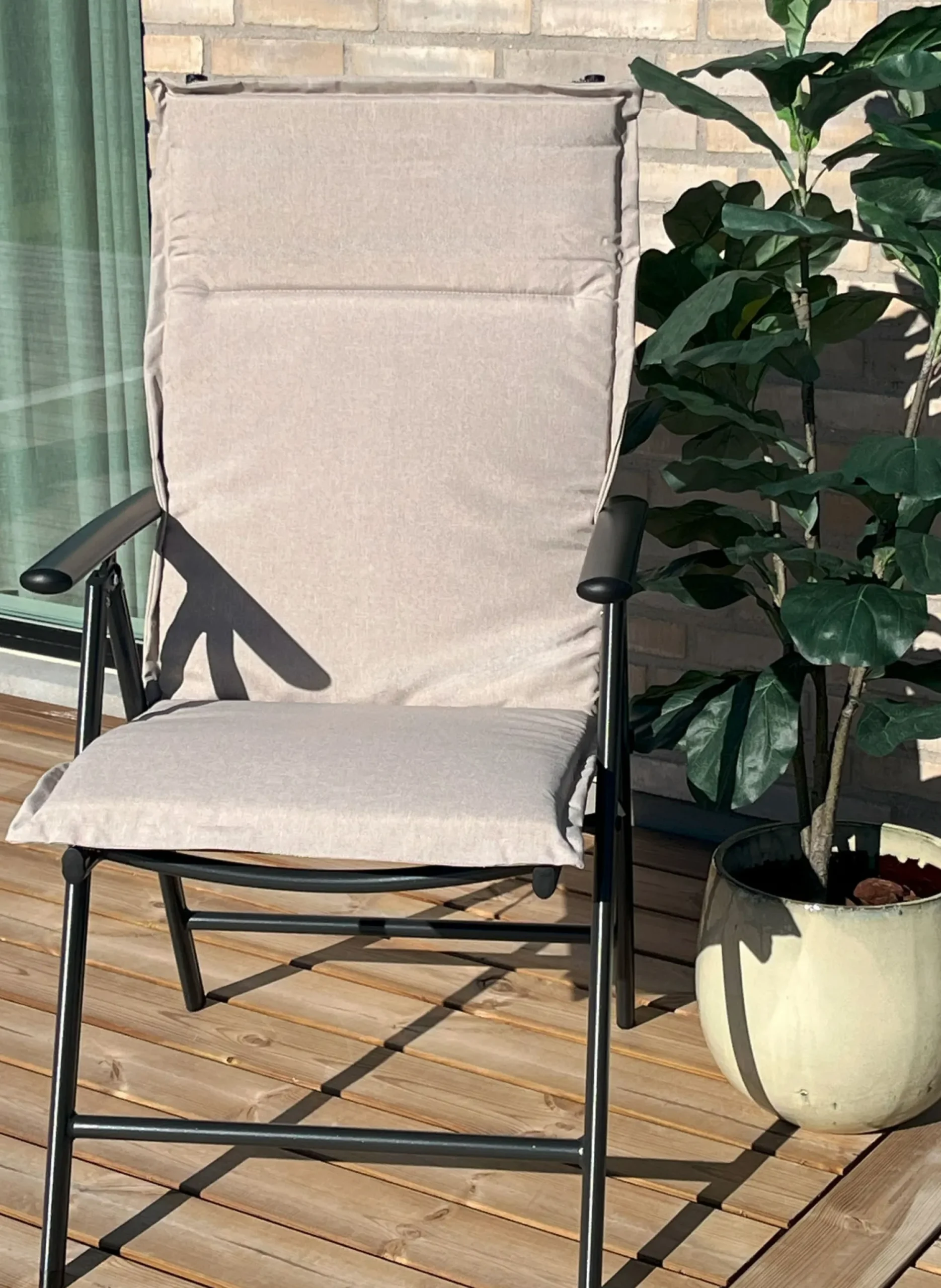 Havehynder til positionsstol 4 stk. - Luksus hynder 5 cm skum - Beige havehynder med høj ryg - Slidstærkt UV-resistent betræk - Nordstrand Home stolehynder