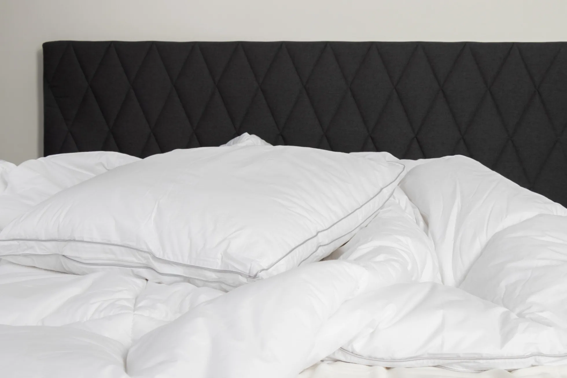Helårsdyne - Blød og fyldig dunfiber dyne - 140x200 cm - Nordstrand Home allergivenlig fiberdyne