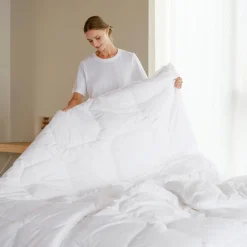 Helårs fiberdyne - Allergivenlig dyne - 140x200 cm - Allergo - Høie Of Scandinavia
