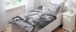Heste sengetøj - 100% bomuld - Børnesengetøj 140x200 cm - Galoperende heste