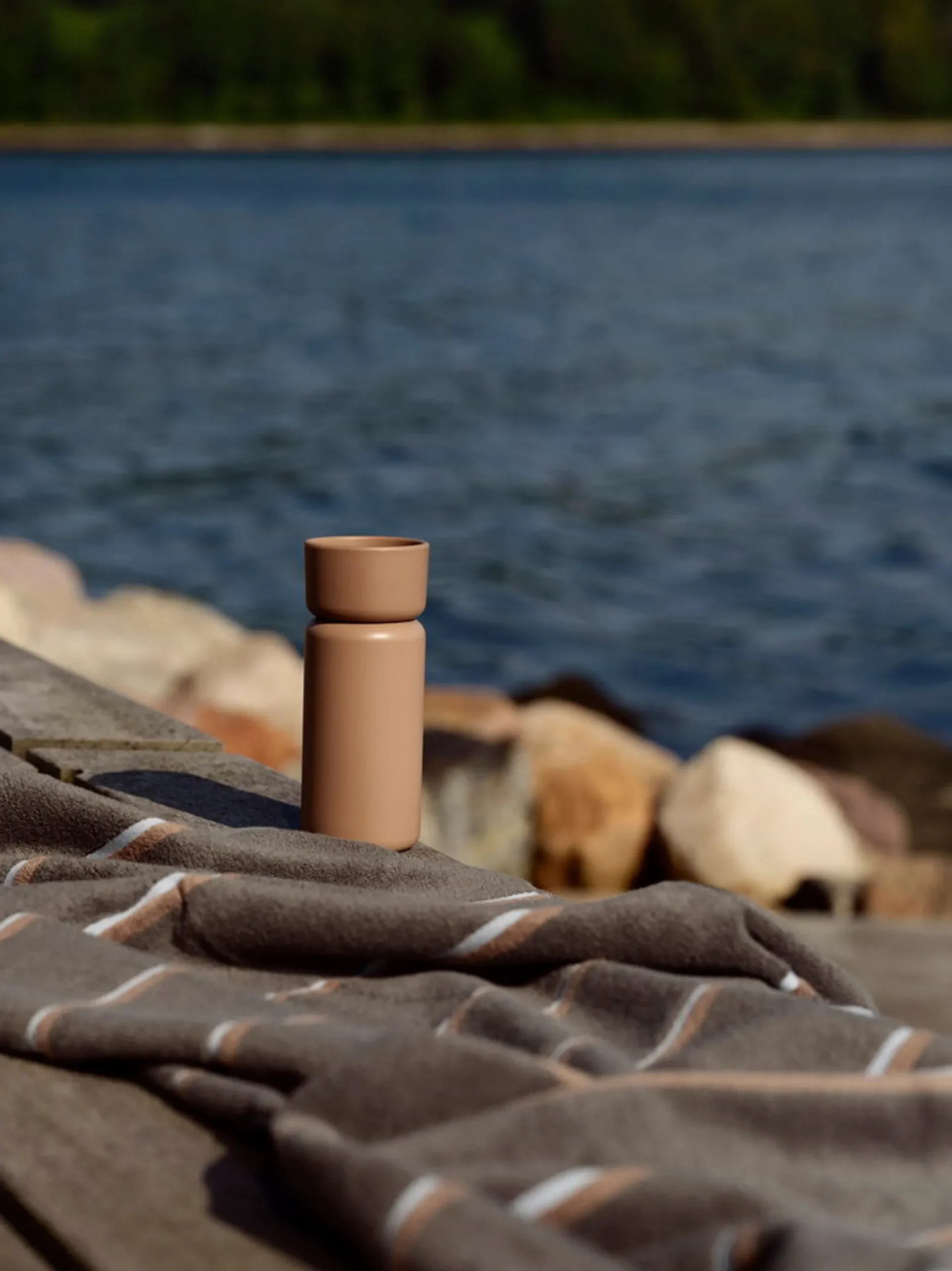 Håndklæde - 100% bomuld - Badehåndklæde 70x140 cm - Zone Denmark Sauna - Stribet Taupe