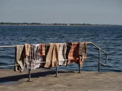 Håndklæde - 100% bomuld - 50x100 cm - Zone Denmark Sauna - Stribet Terracotta