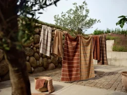 Håndklæde - 100% bomuld - 50x100 cm - Zone Denmark Sauna - Stribet Terracotta