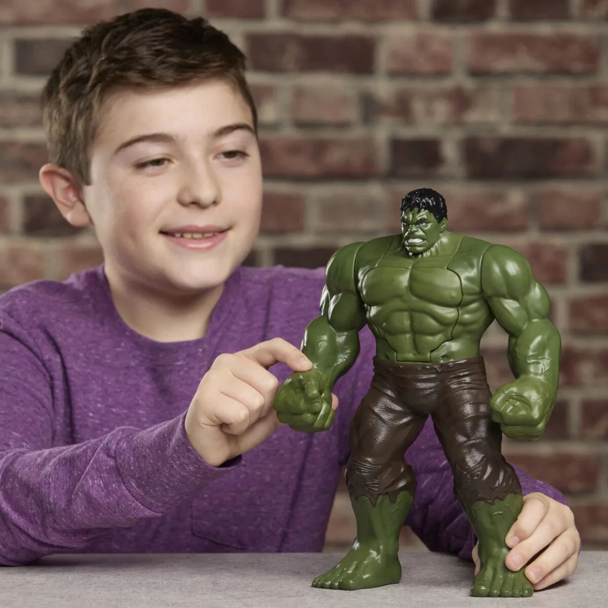 Hulk Savage Smash actionfigur med skiftende ansigt og smash funktion - 30 cm