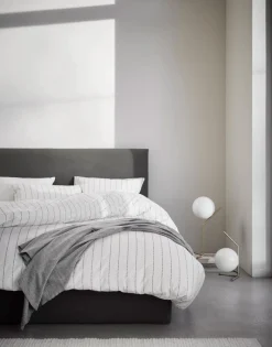 Hvidt sengetøj 140x220 cm - Jora White - Stribet sengetøj - 100% Bomuldssatin - Marc O'Polo