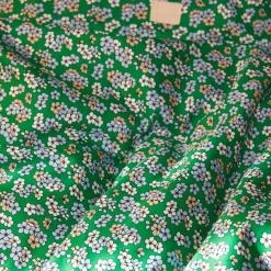 JUNA dobbelt sengetøj 200x220 cm - 100% økologisk bomuldssatin - Pleasantly grøn med blomster