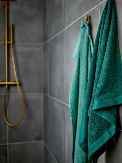 Økologisk håndklæde - 100% økologisk bomuld - Badehåndklæde grøn 70x140 cm - Södahl Organic Comfort - Forest green