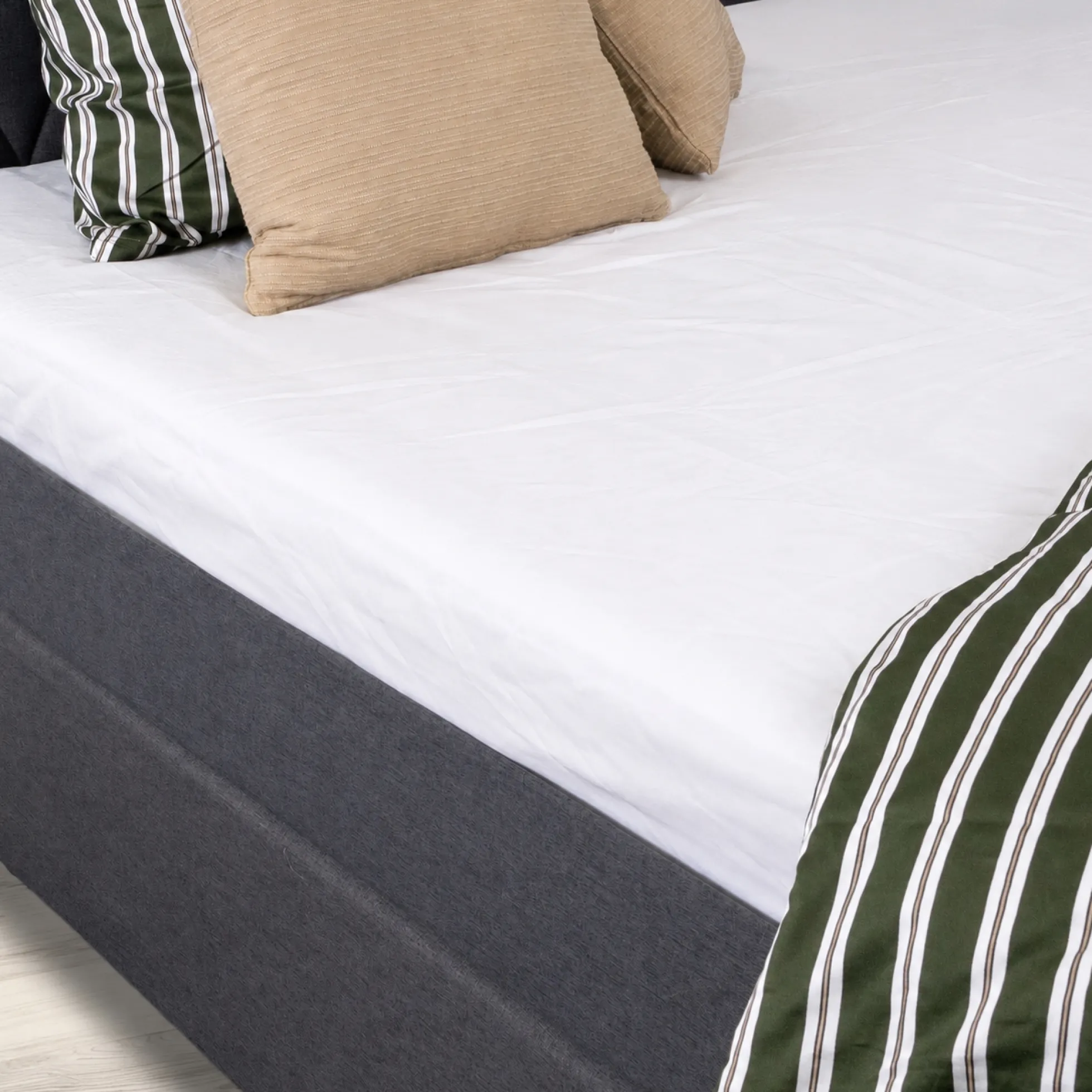 Kuvertlagen 180x200 cm - 100% blød bomuld - Højde 8 cm - Hvidt lagen til topmadras by Nordstrand Home
