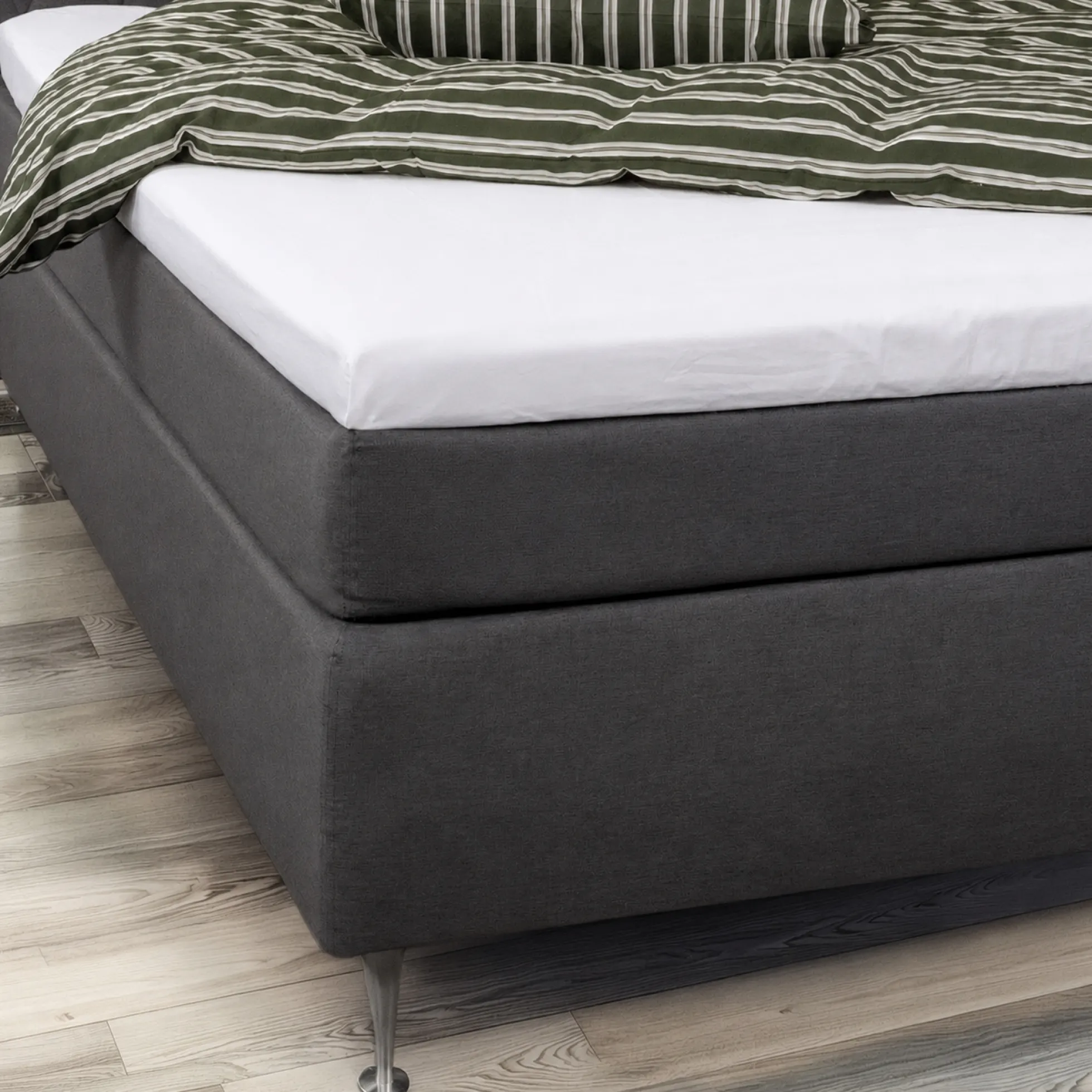 Kuvertlagen 180x200 cm - 100% blød bomuld - Højde 8 cm - Hvidt lagen til topmadras by Nordstrand Home