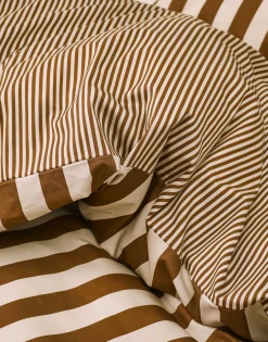 Marc O'Polo sengetøj - 100% Enzymvasket bomulds sengesæt - 140x200 cm - Classic Stripe Toffee Brown sengelinned