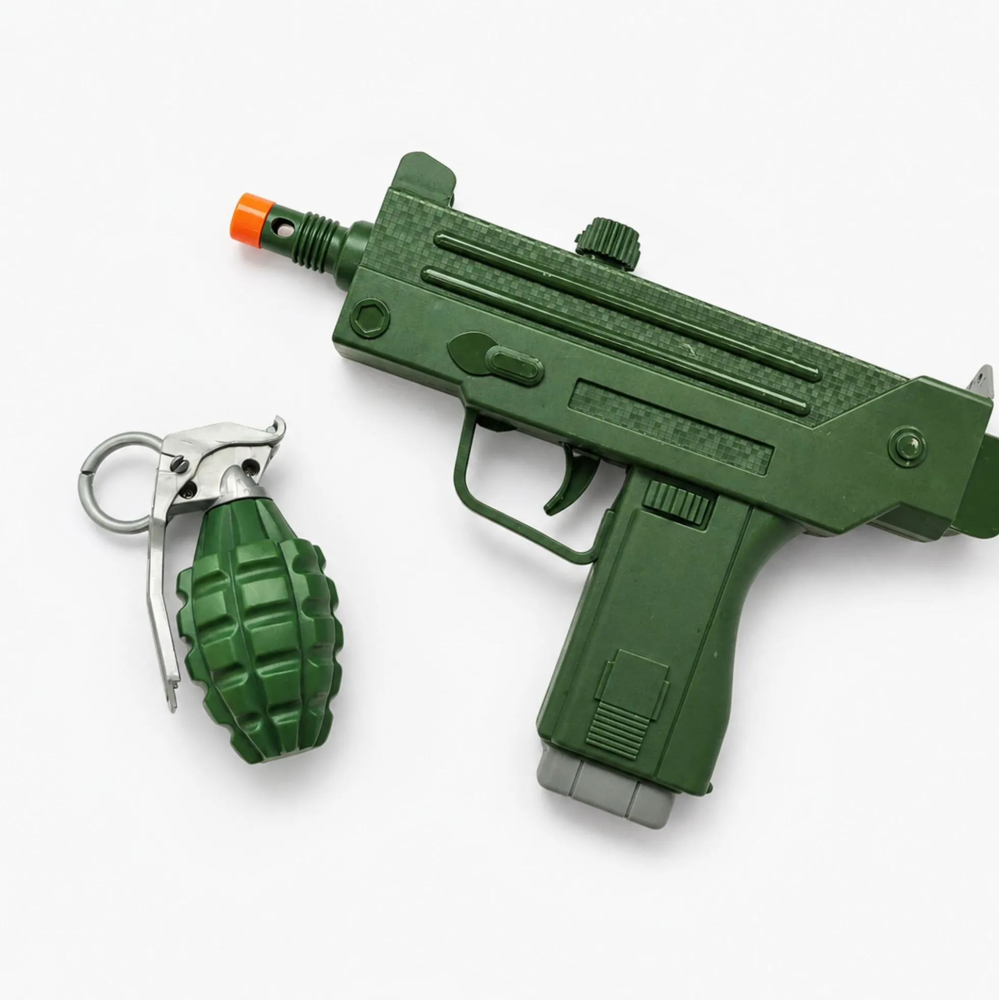 Millitærsæt med maskinpistol og håndgranat - 22 cm