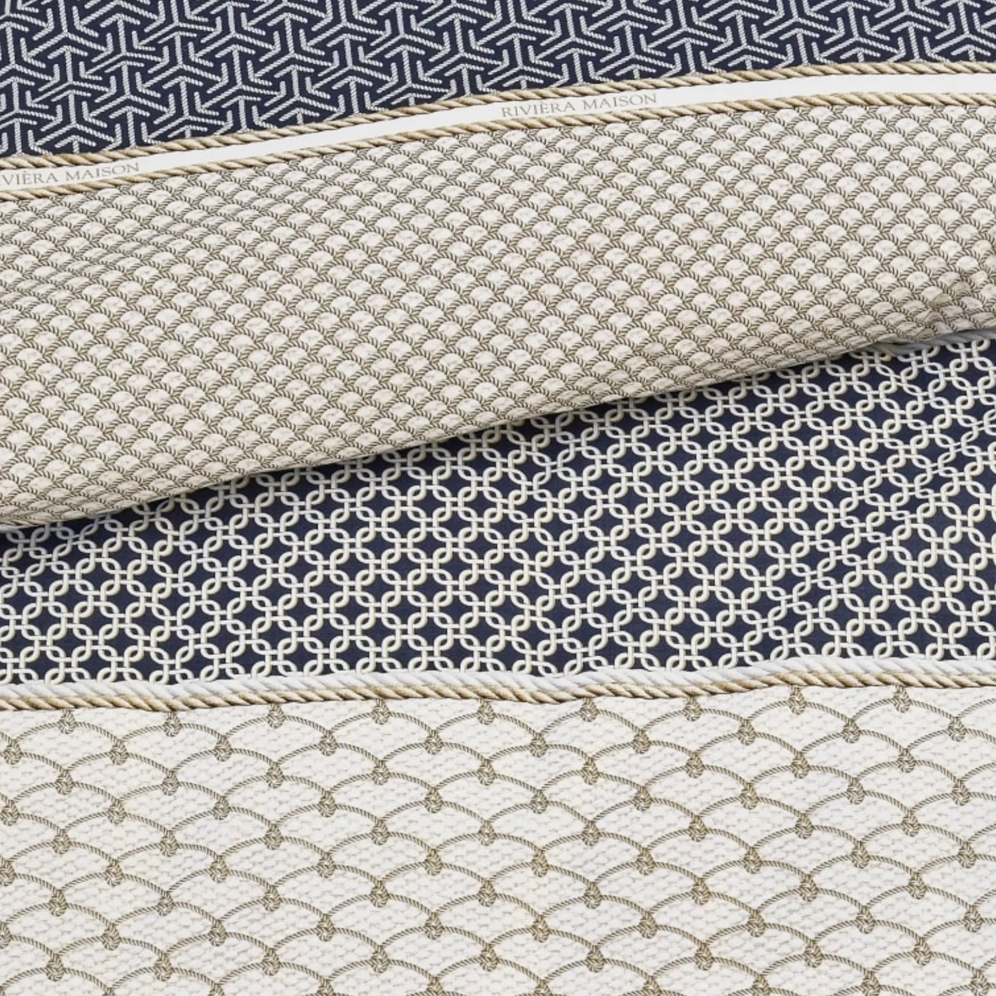 Mønstret sengetøj 140x200 cm - Sengesæt i 100% blød bomuld - Ropes Navy - Riviéra Maison sengelinned