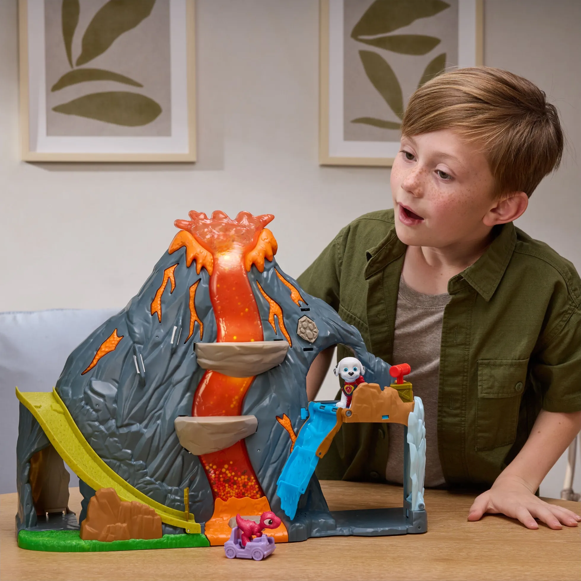 PAW Patrol Dino Filmen Super Lava Blast vulkan legesæt med tilbehør - 36x45x13 cm