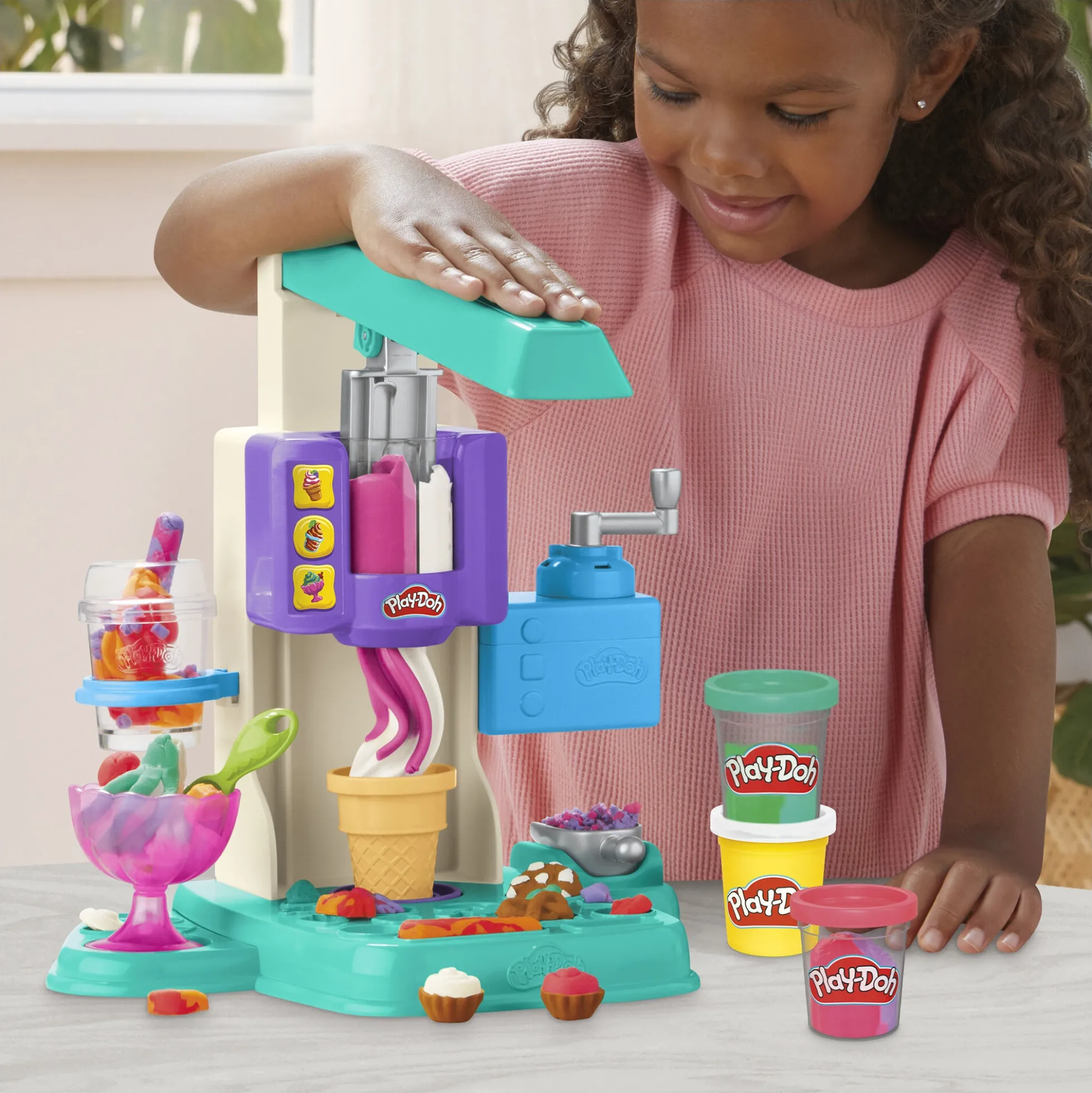Play-Doh Rainbow Swirl is-legesæt med modellervoks