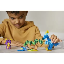 Plus-Plus dinosaur byggesæt med vulkan og byggeplader - 600 dele