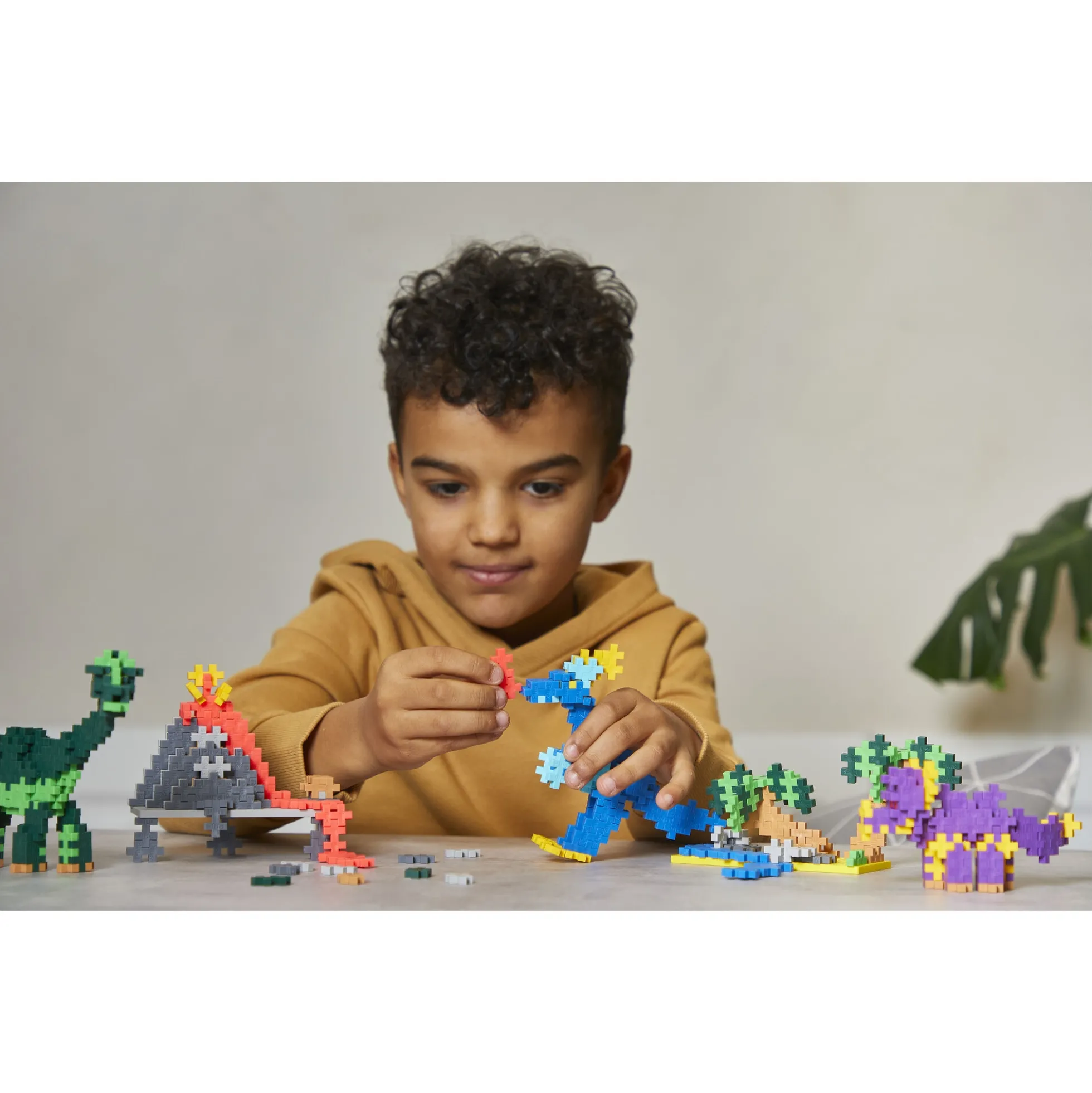 Plus-Plus dinosaur byggesæt med vulkan og byggeplader - 600 dele