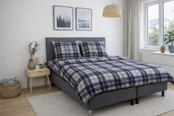 Pudebetræk 60x63 cm - Bæk og Bølge - 100% Bomulds krep - Mørkeblå tern