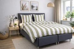 Pudebetræk 60x63 cm - 100% bomuldssatin - Nordic Stripe - Brede olivengrønne striber