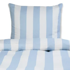 Pudebetræk 60x63 cm - 100% bomuldssatin - Nordic Stripe - Brede lyseblå striber