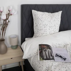 Pudebetræk 60x63 cm - 100% Bomuld - Zodiac white - Vendbart med stjerner