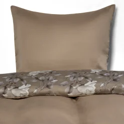 Pudebetræk 60x63 cm - Satin - Brunt vendbart blomster design