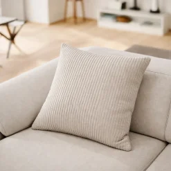 Pyntepude 45x45 cm - Sandfarvet sofapude med fløjls look - Blød pude til sofaen - Borg Living